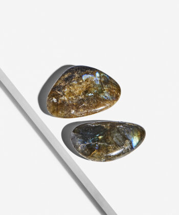 Labradorit - Meditationssten / Lommesten (2. sort)