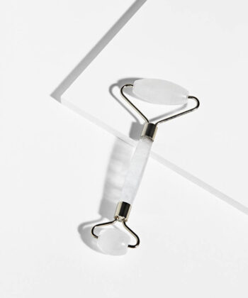 Meget smuk ansigtsrulle i hvidlige bjergskystals nuancer