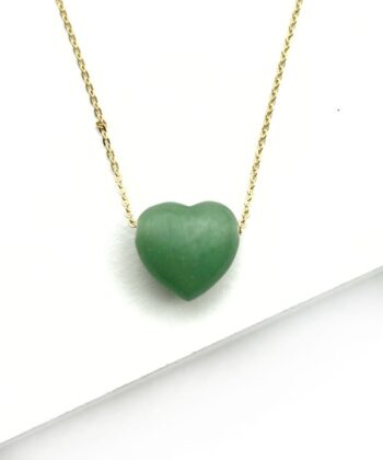 grønt buttet krystalhjerte på guld kæde
