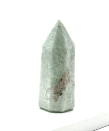 Lysegrøn stensøjle med grå detaljer