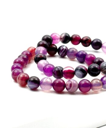 Elastik armbånd med lilla halvædelsten