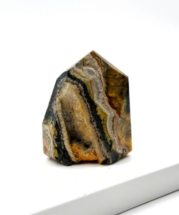 Mangekantet søjle i gul