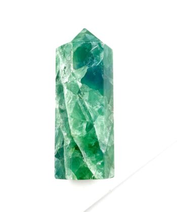 Fin grøn søjle af halvædelsten