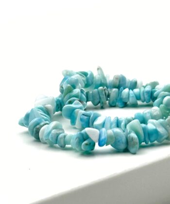 Elastikarmbånd med sten splits i lyse turkisblå farver