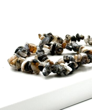 Elastikarmbånd med split sten i sorte