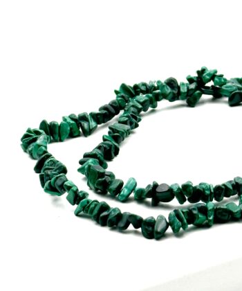 Elastikarmbånd med split sten i grønne farver