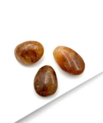 Polerede gyldne sten