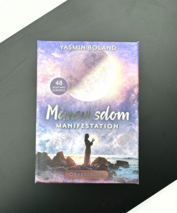 cover til orakelkort med med fulmåne øverst og sort silhuet af kvinde nederst