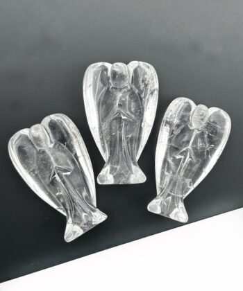 krystal engle på hvid baggrund