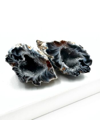 Agat Geode på hvid baggrund