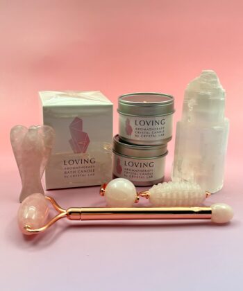 Mors dags gavepakke på lyserød baggrund